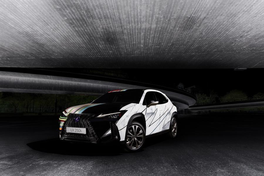  Lexus UX250h F-Sport by Rene Turrek 2019 года  (фото 1 из 10)
